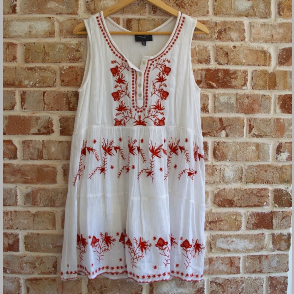 Women's Romeo + Juliet couture white brown sleeveless embroidered dress, size M